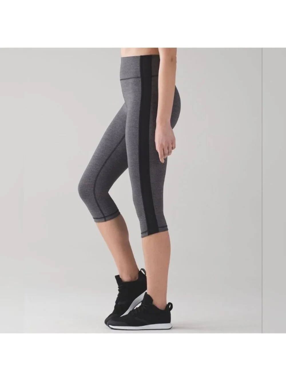 Lululemon Squad Goals Crop (17